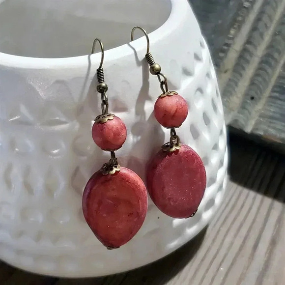 Rustic Bronze Metal Mottled Red Lightweight Acrylic Handcrafted Dangle Earrings - Picture 2 of 5